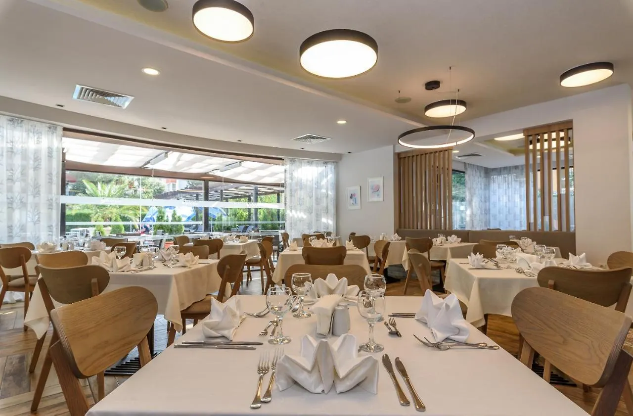 Lion Sunny Beach Hotel